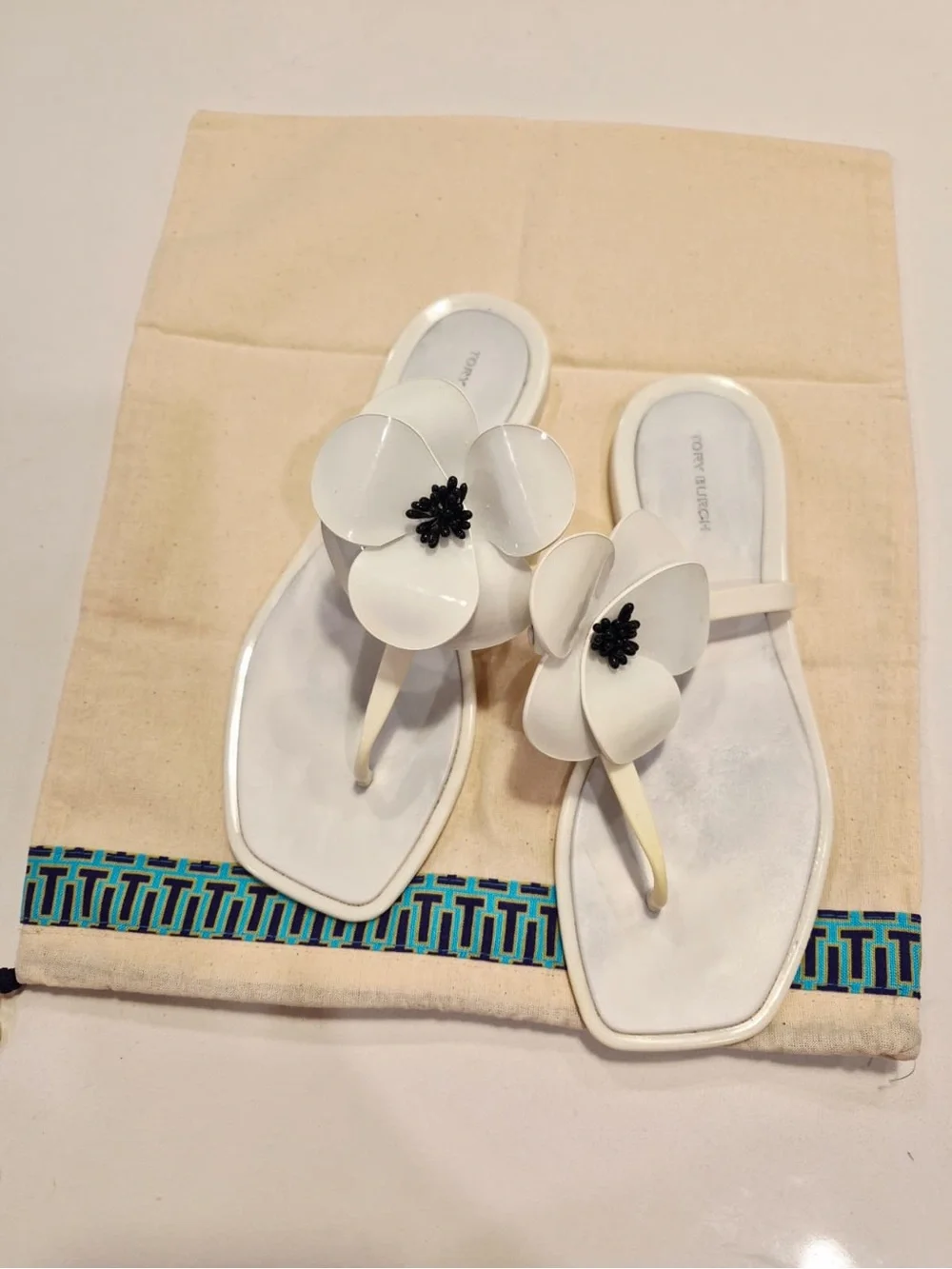 Tory Burch White Floral Toe-Post Sandals with Black Center size 6